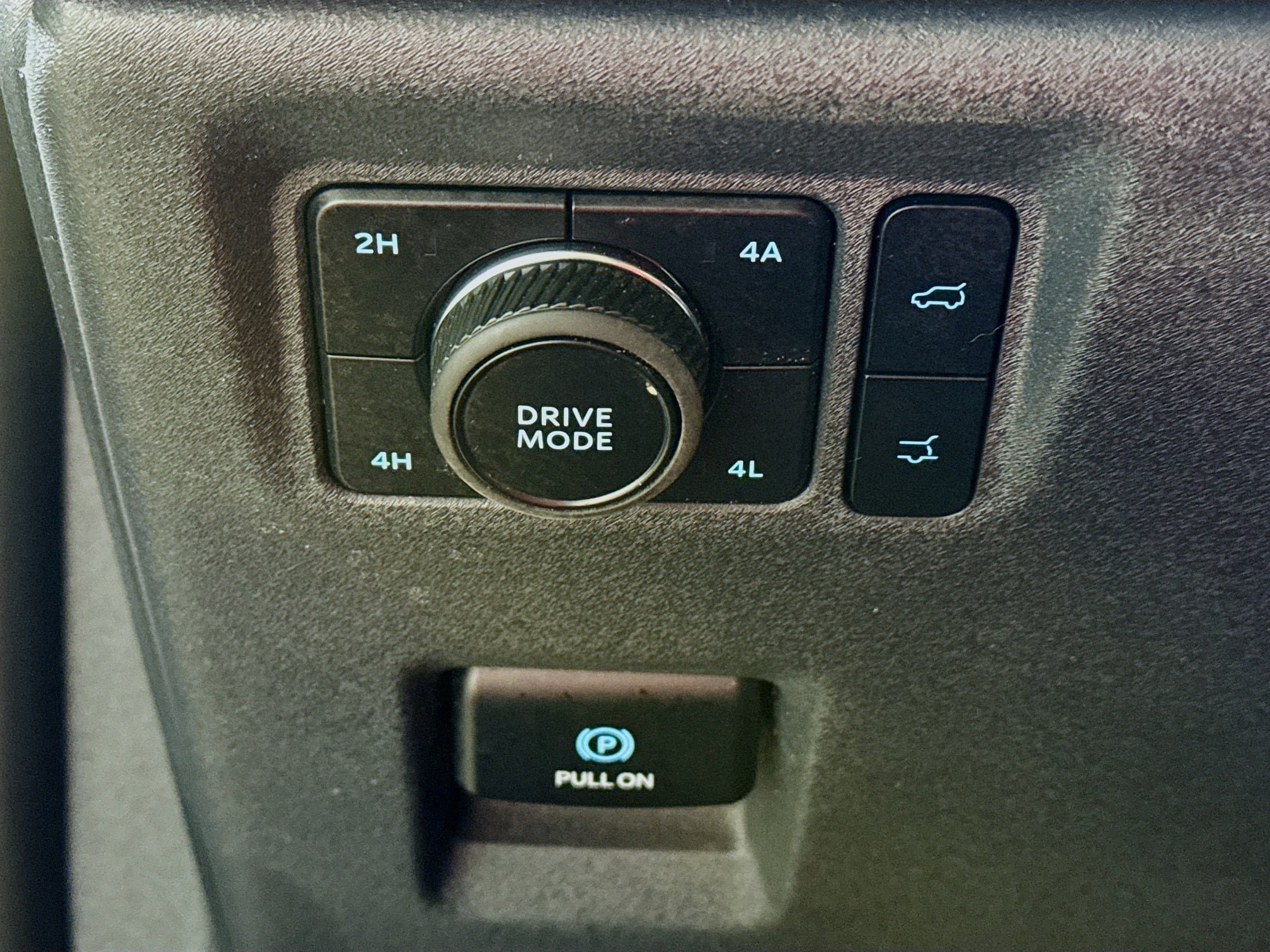 Used 2025 Ford Expedition Active AWD/4WD image 12