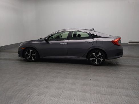 Used 2018 Honda Civic Touring image 3