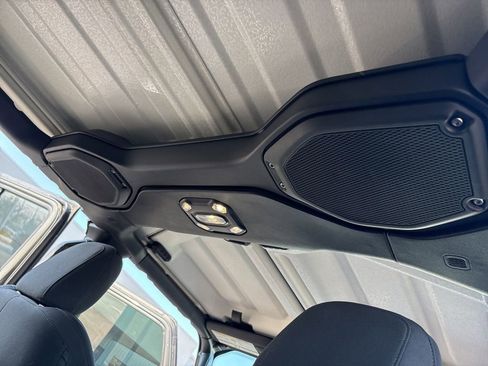 Used 2022 Jeep Wrangler Unlimited Sport image 32