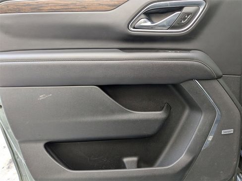 Used 2023 Chevrolet Suburban Premier image 27