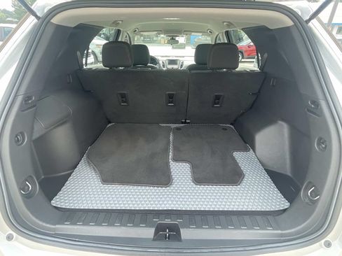 Used 2022 Chevrolet Equinox LS FWD image 11