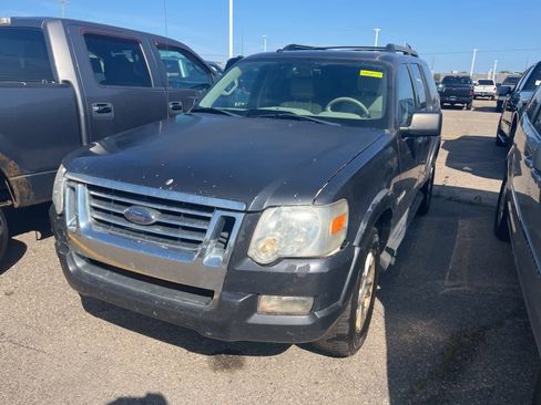 Used 2007 Ford Explorer XLT image 3