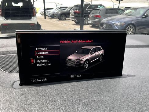 Used 2019 Audi Q7 3.0T Prestige AWD/4WD image 35