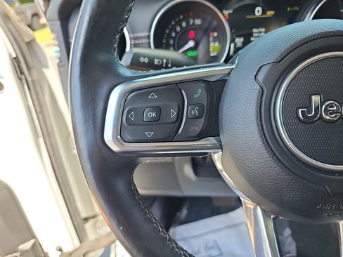 Used 2022 Jeep Wrangler Unlimited Sahara w/ Cold Weather Group AWD/4WD image 17