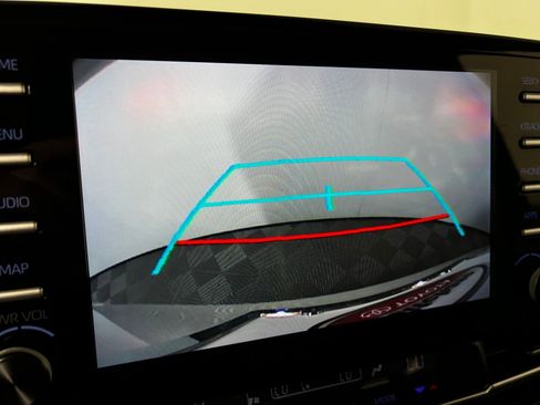 Certified 2024 Toyota Sienna XLE image 19