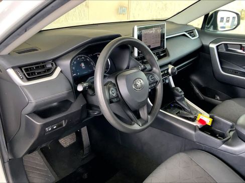 Used 2024 Toyota RAV4 XLE image 17