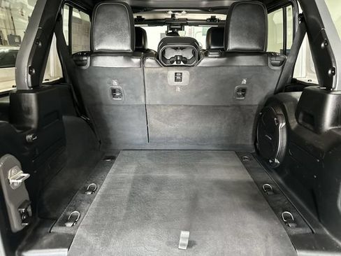 Used 2020 Jeep Wrangler Unlimited Rubicon AWD/4WD image 26