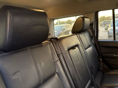 Used 2010 Jeep Commander Limited w/ Trailer Tow Group IV image 34