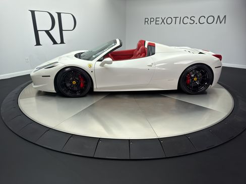 Used 2013 Ferrari 458 Spider RWD image 3