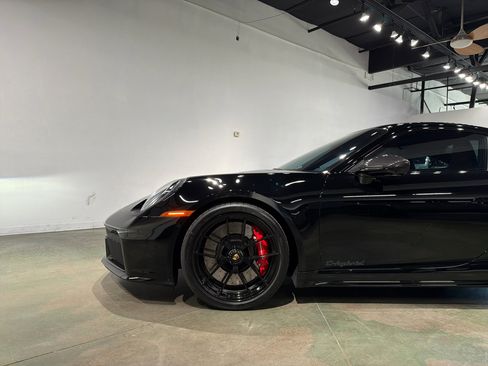 Used 2025 Porsche 911 GTS image 3