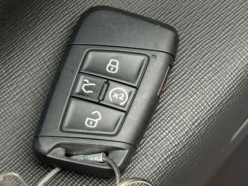 Used 2025 Volkswagen Jetta SE image 22