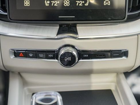 New 2026 Volvo XC60 B5 Ultra w/ Protection Package Premier image 24