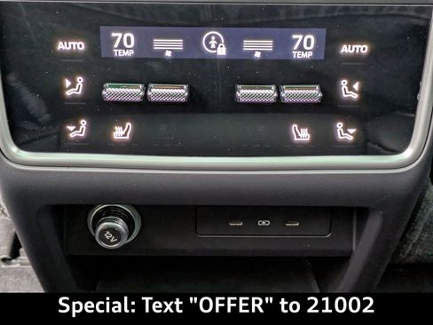 Used 2025 Porsche Cayenne image 17