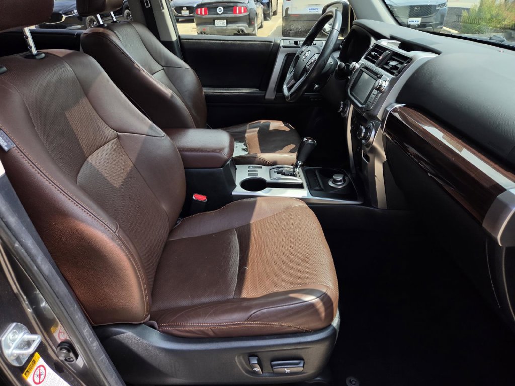 Used 2016 Toyota 4Runner Limited AWD/4WD image 9