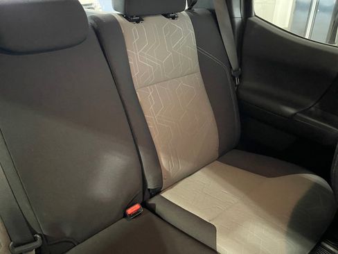 Used 2023 Toyota Tacoma TRD Sport image 14