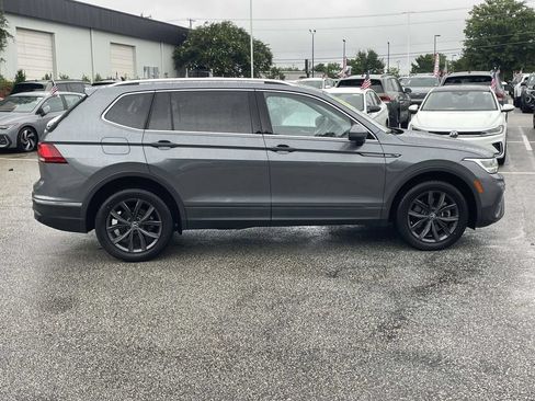 Used 2022 Volkswagen Tiguan SE AWD/4WD image 8