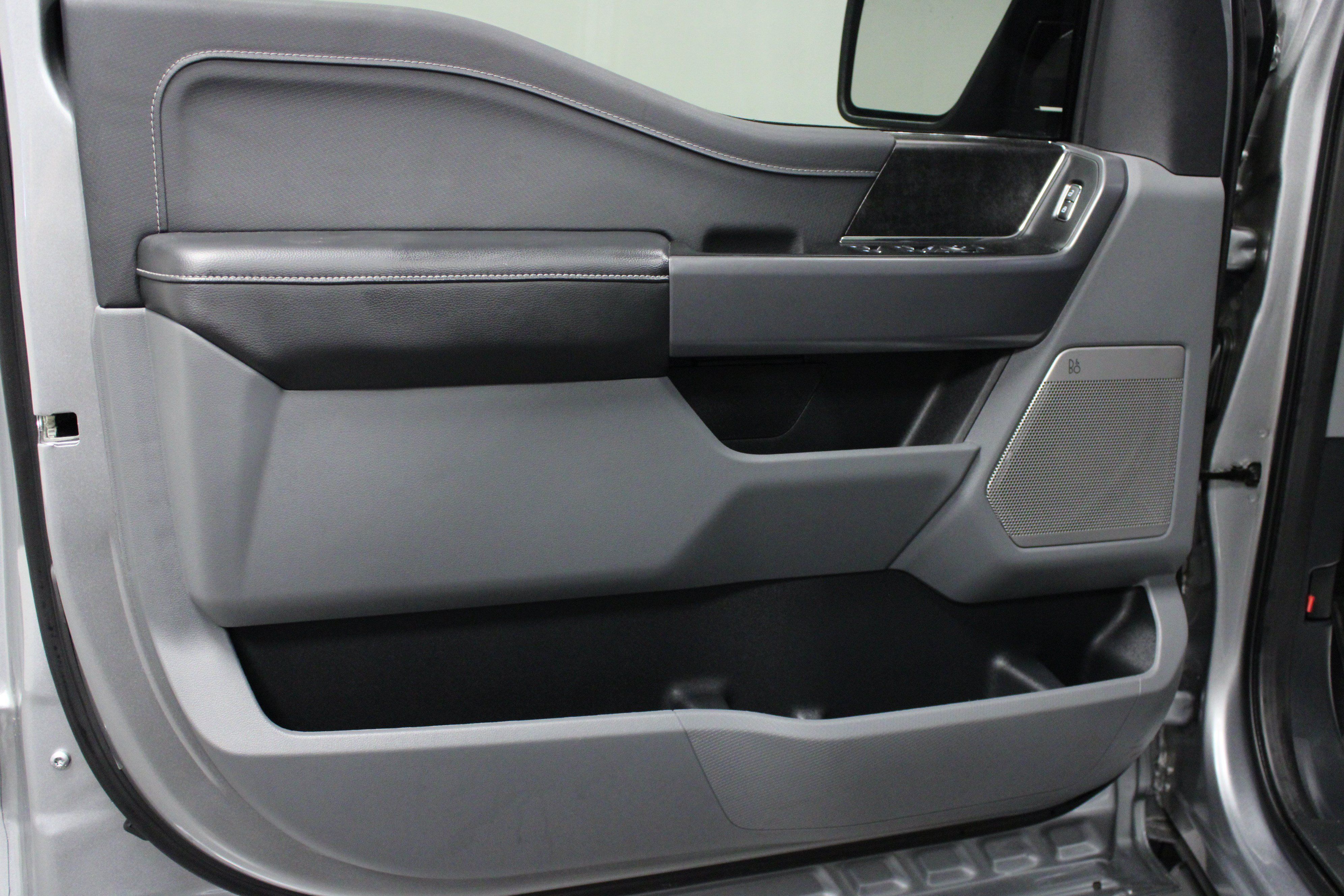 Used 2025 Ford F150 Lightning Flash AWD/4WD image 11