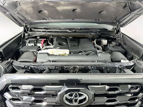 Used 2023 Toyota Tundra Platinum image 33