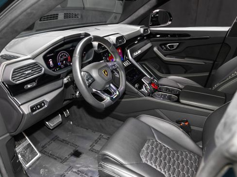 Used 2021 Lamborghini Urus image 49