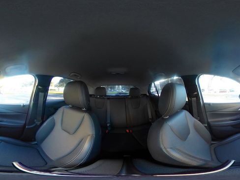 Used 2025 Buick Encore GX Preferred image 36