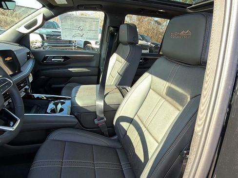 New 2026 Chevrolet Tahoe High Country image 14