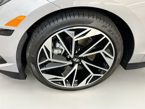 Used 2024 Hyundai Ioniq 6 SEL image 11