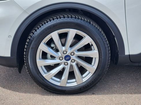 Used 2021 Ford Escape Titanium w/ Titanium Elite Package AWD/4WD image 10