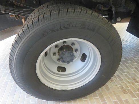 Used 2022 Ford F350 XL w/ Power Equipment Group AWD/4WD image 9