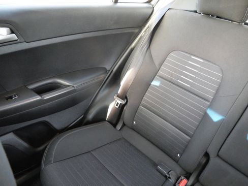 Used 2018 Kia Sportage LX image 12