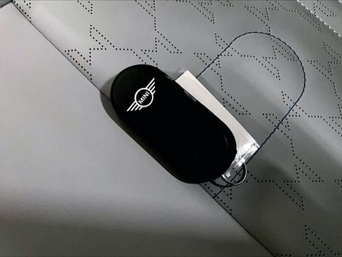 Certified 2025 MINI Cooper 2-Door Hardtop image 13