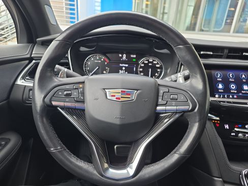 Used 2020 Cadillac XT6 Sport image 25