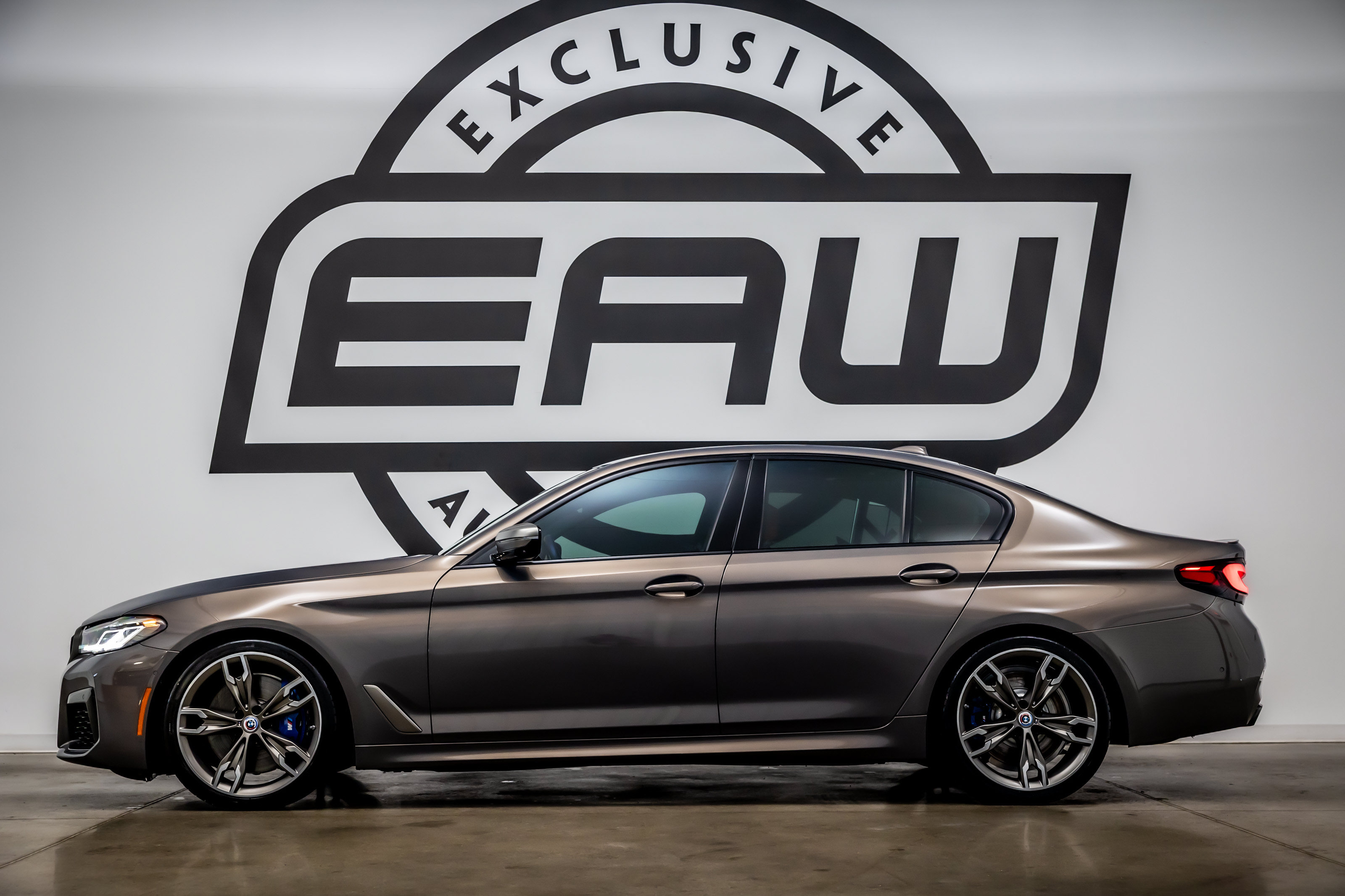 Used 2023 BMW M550i xDrive w/ Dynamic Handling Package AWD/4WD image 6