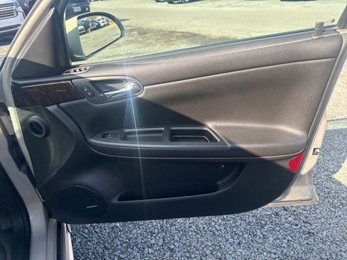 Used 2012 Chevrolet Impala LTZ image 12