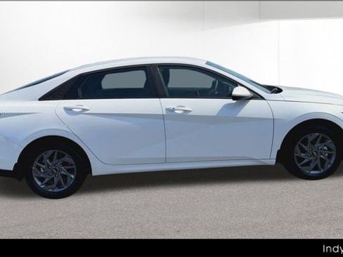 Used 2025 Hyundai Elantra Hybrid FWD image 82