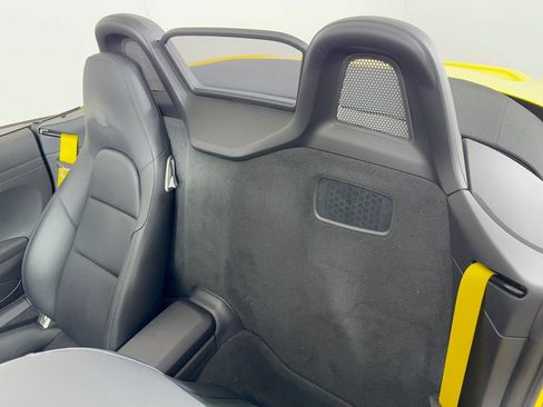 Certified 2025 Porsche 718 Boxster RWD image 25