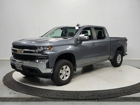 Used 2020 Chevrolet Silverado 1500 LT w/ Fleet Comfort Package AWD/4WD image 3