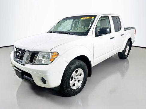 Used 2012 Nissan Frontier SV AWD/4WD image 3