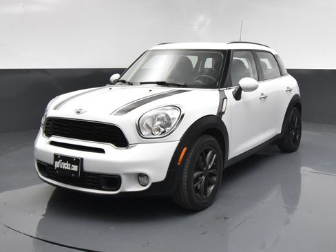 Used 2014 MINI Cooper Countryman S FWD image 2