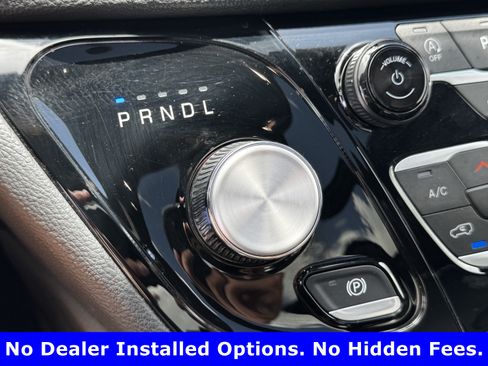 Used 2025 Chrysler Pacifica Limited FWD image 21