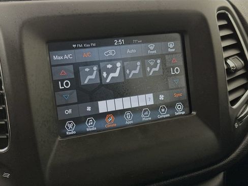 Used 2018 Jeep Compass Latitude w/ Popular Equipment Group AWD/4WD image 21