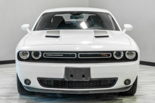 Used 2017 Dodge Challenger R/T RWD image 8