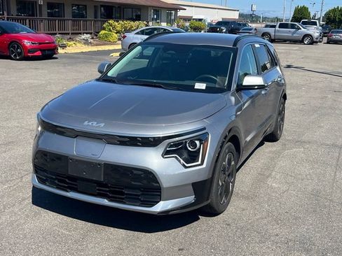 Certified 2023 Kia Niro Wind FWD image 3