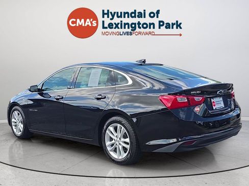 Used 2018 Chevrolet Malibu Hybrid w/ Leather Package FWD image 3