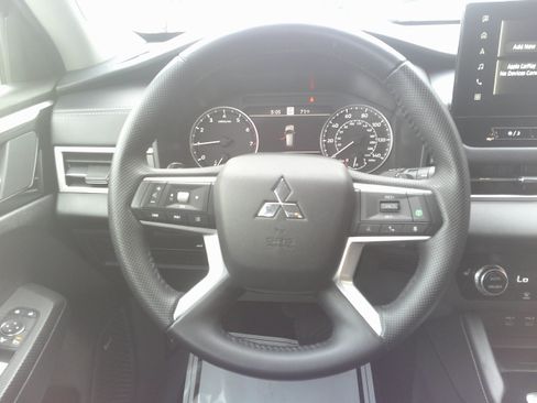 Used 2025 Mitsubishi Outlander SE AWD/4WD image 25