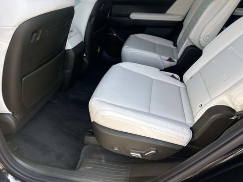 Used 2025 Hyundai Santa Fe Calligraphy AWD/4WD image 13