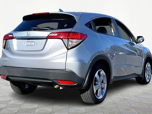 Used 2022 Honda HR-V LX image 6