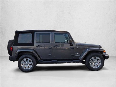 Used 2017 Jeep Wrangler Unlimited Sahara w/ Connectivity Group image 4