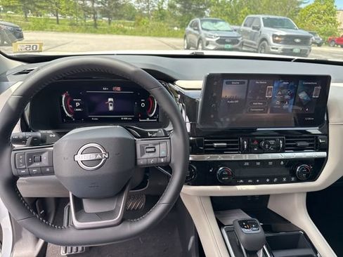 New 2026 Nissan Pathfinder SL AWD/4WD image 45