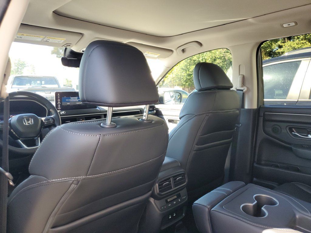 New 2026 Honda Pilot Touring image 11
