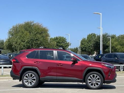 Used 2023 Toyota RAV4 XLE Premium FWD image 3